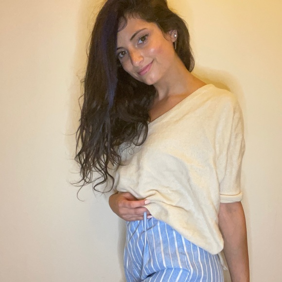 Comfy warm off white t-shirt - Picture 2 of 3